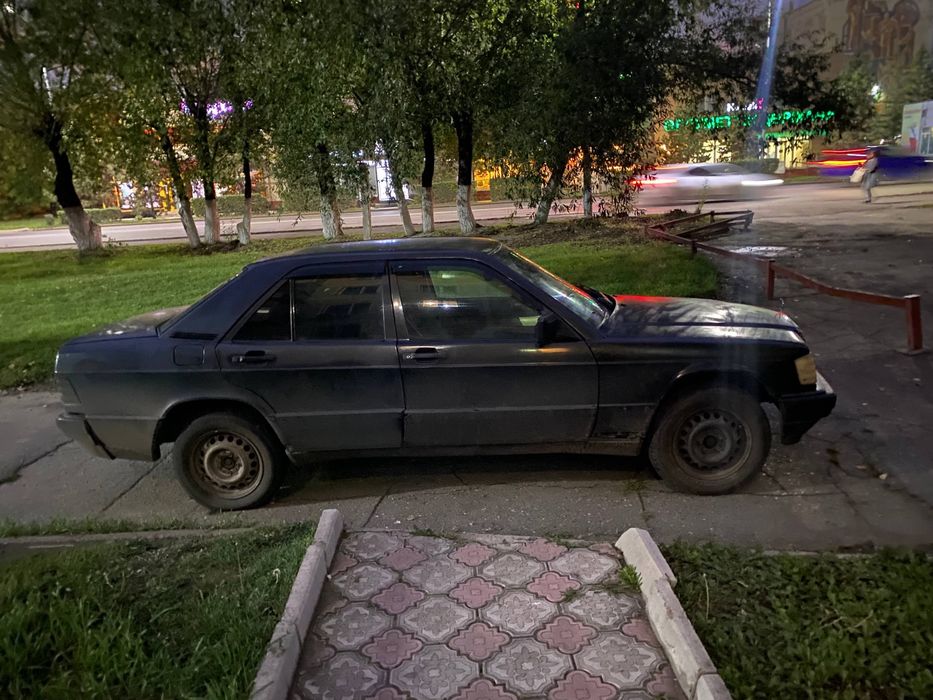 Продам Mercedes-Benz 190 2.3