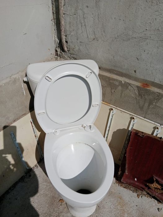 Продается Унитаз