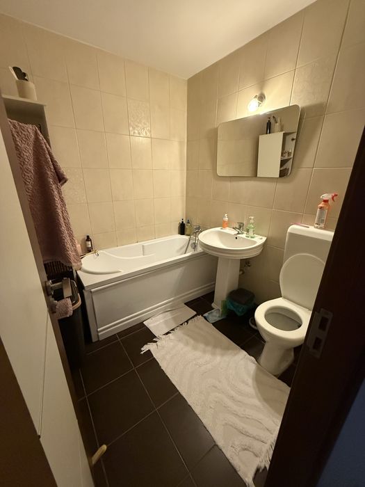 Vand apartament Otopeni(3 dormitoare+living si bucatarie)