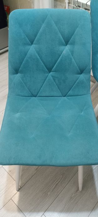 Продам кухонный стол и стулья