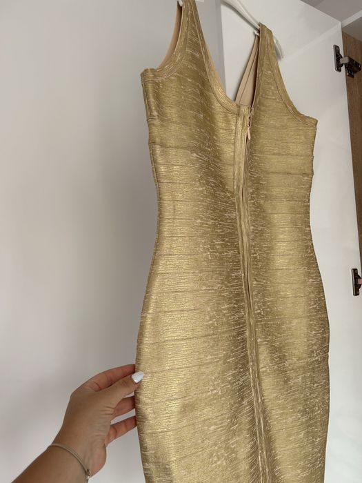 Златиста бандажна рокля