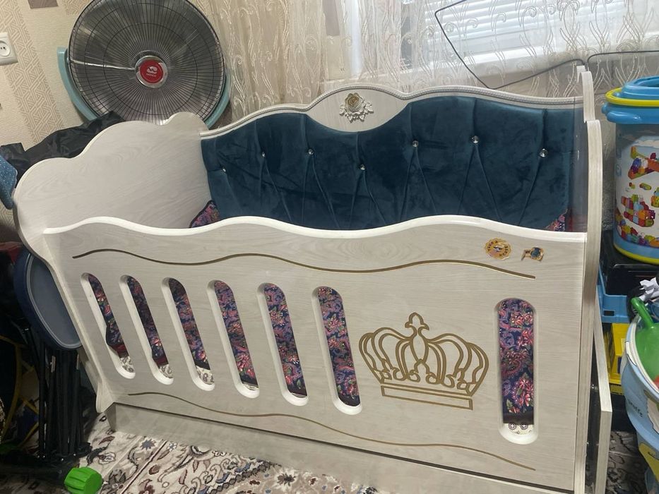 Сотилади манеж кровать