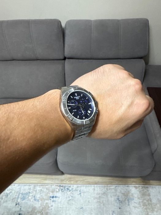 Продам часы Tissot