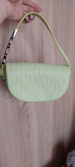 Продаю сумочку Karl Lagerfeld