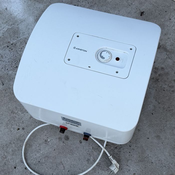 Ariston 30L бойлер, водонагреватель