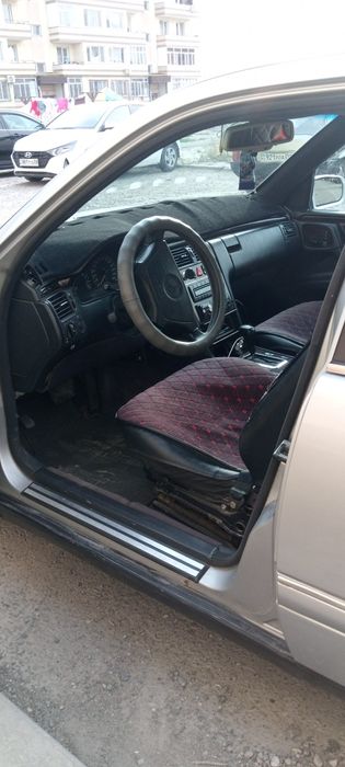 Автомобил Mercedes Bens w210