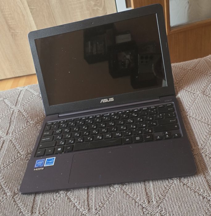 2 лаптопа Acer и ASUS + 2 таблета (Lenovo нов) – комплект