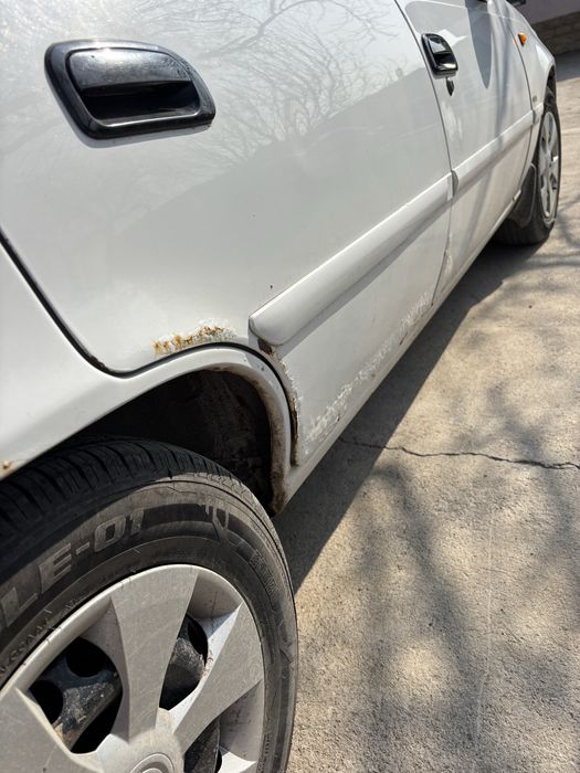 Neksiya orqa eshik ong chap