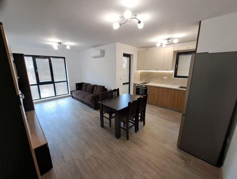 Дава се под наем Двустаен апартамент в Варна, Цветен квартал - 75 кв.м за 600 € - Снимка #1