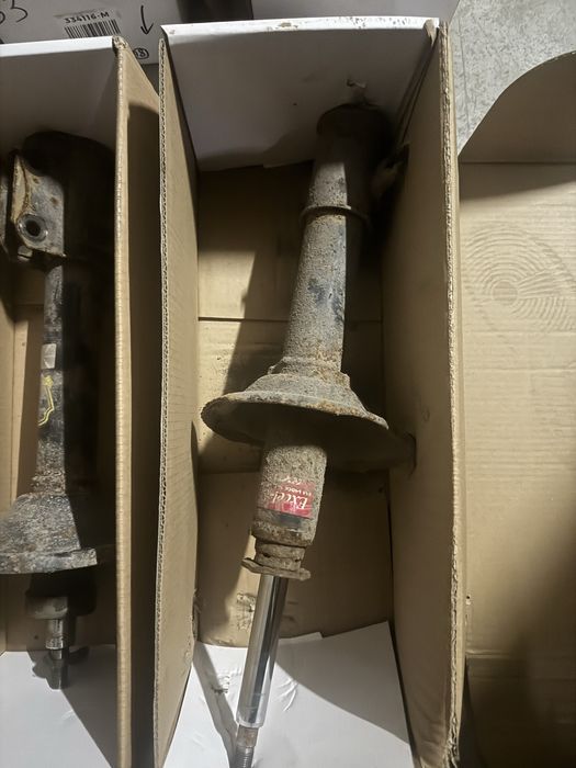 Продам стойки от subaru forester