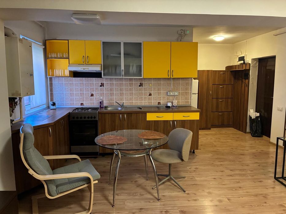 Inchiriez apartament 2 camere - Apărătorii Patriei