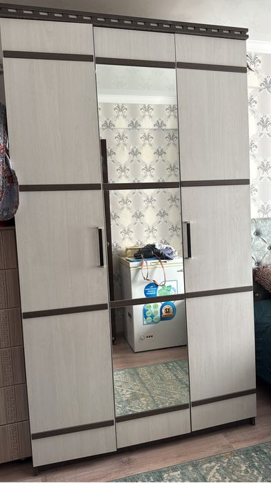 Срочно!шифоньер 30 и кровать30