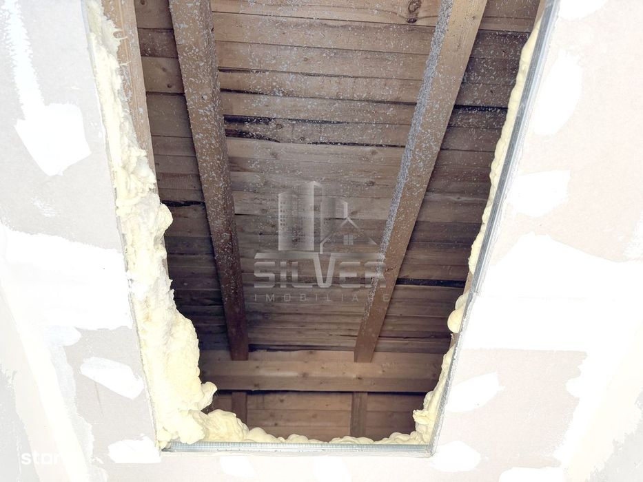 Case  tip duplex in zona centrala Gilau.