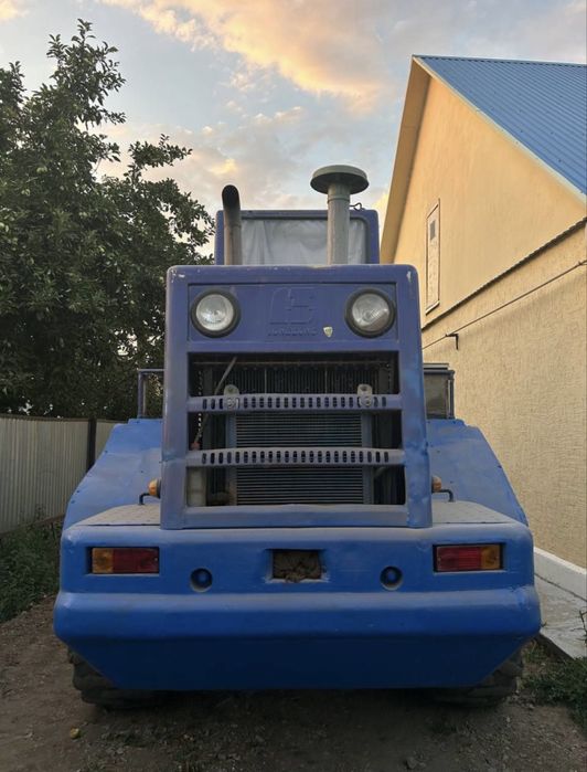 Ковшовый Погрузчик Трактор