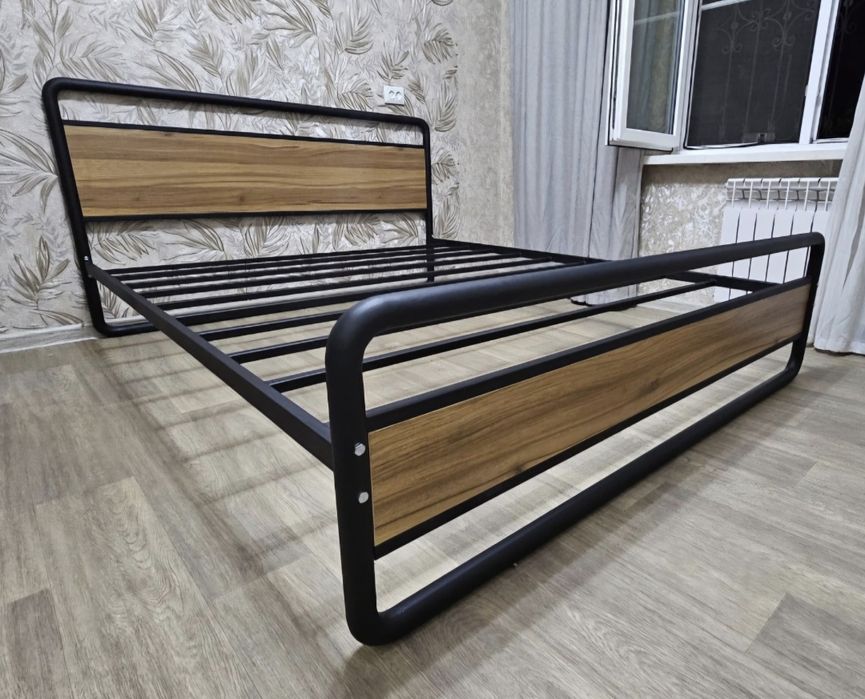 Кровать металлическая с матрасом