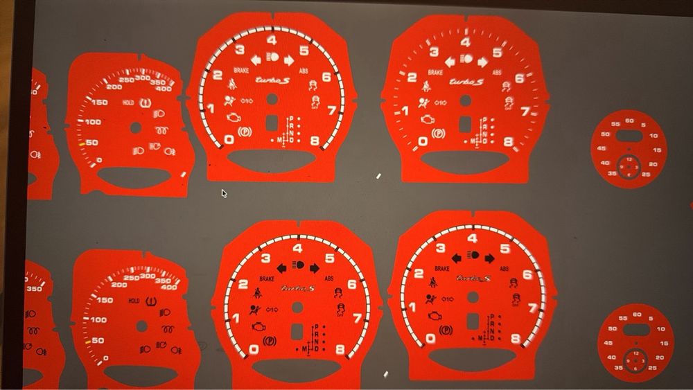 Предлагам къстъм изработки на циферблати за Porsche