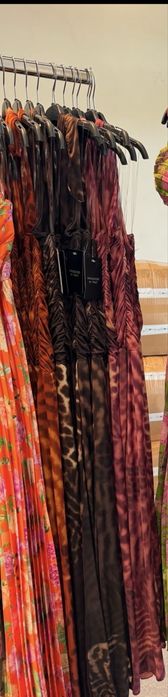Rochie lunga crapata pe picior
