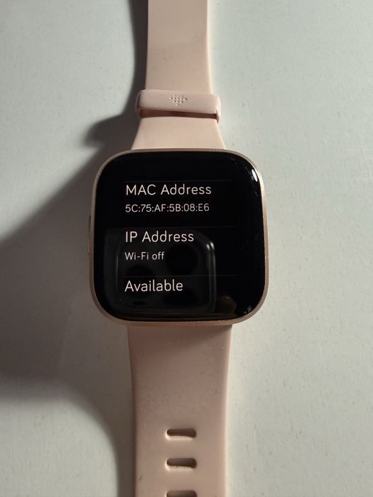 Продавам часовник Fitbit Versa 2