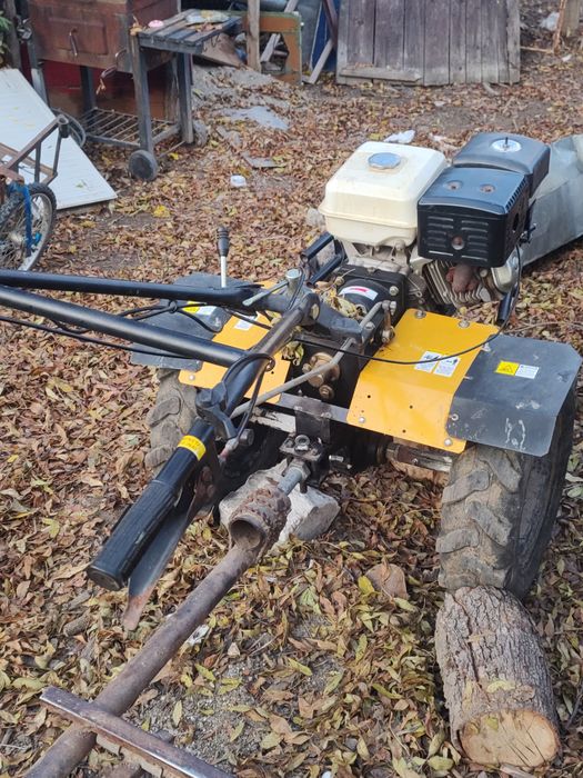 Motocultor  13 kai este încă în garanție schimb cu unul mai Mare diese