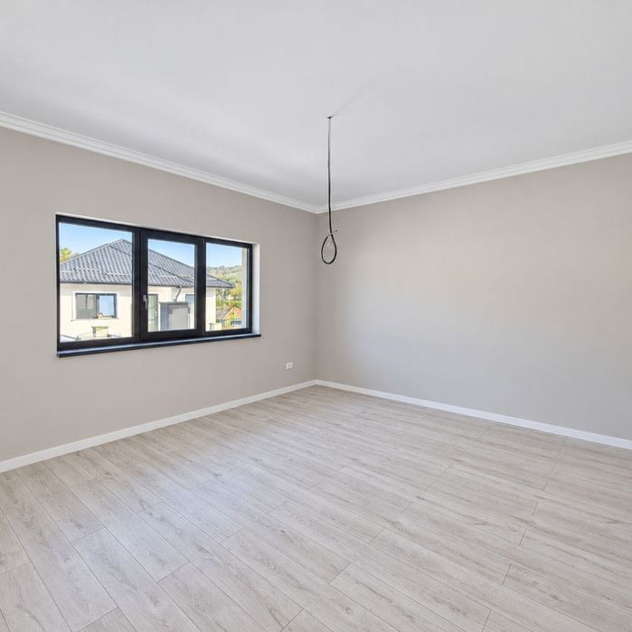 Casa de Vanzare Rediu, 95 mp utili, 334 mp teren, 4 Camere, Acces direct din Sos Rediu, Predare la Cheie, Langa Școală