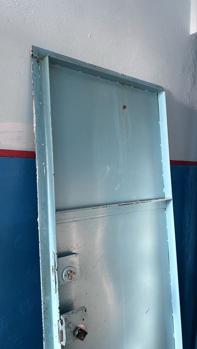 Дверь железная, б/у