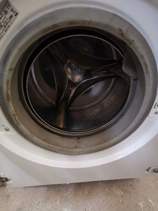 Пералня със сушилня за вграждане Bosch