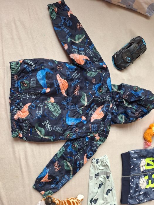 Нови връхни дрехи размер 116 (5-6 години).