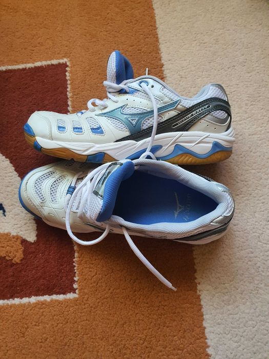 Продавам маратонки,ботуши,кецове:Trespass,Mizuno,Hub