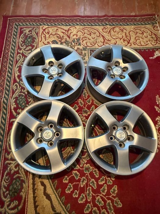 Продам оригинал диски R16 Toyota camri