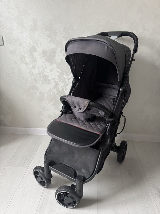 Продам прогулочную коляску