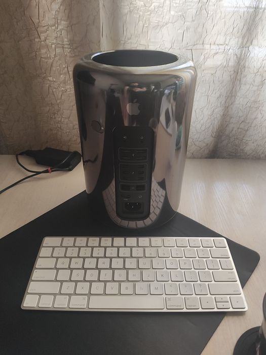 Mac PRO 6.1 (рабочая станция) + magic keyboard