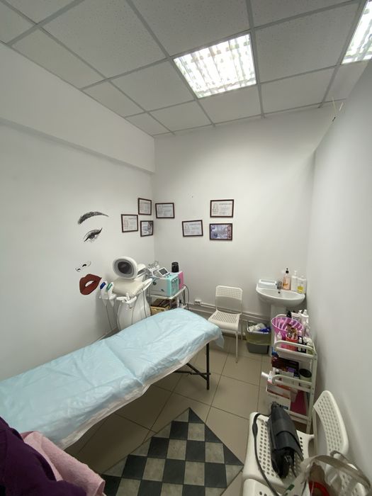 Сдам кабинет 14 кв. С мойкой.