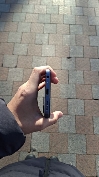 Телефон Vivo Y35