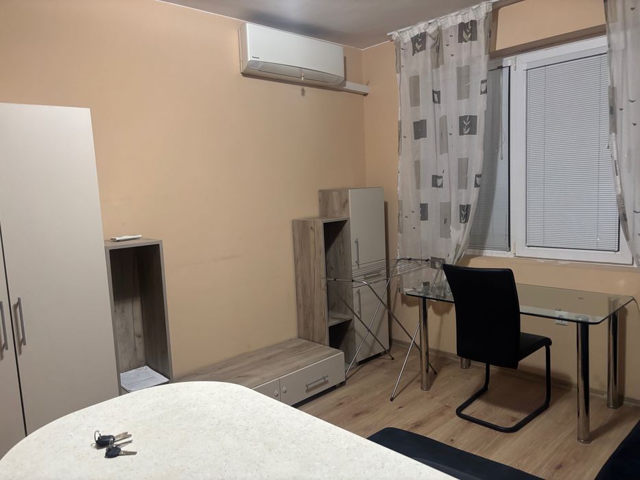 Дава се под наем Двустаен апартамент в Варна, Кайсиева градина - 45 кв.м за 298.86 € - Снимка #1