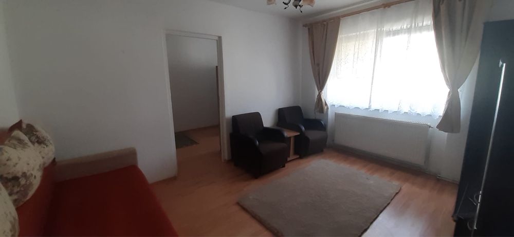 Inchiriez apartament cu 2 camere