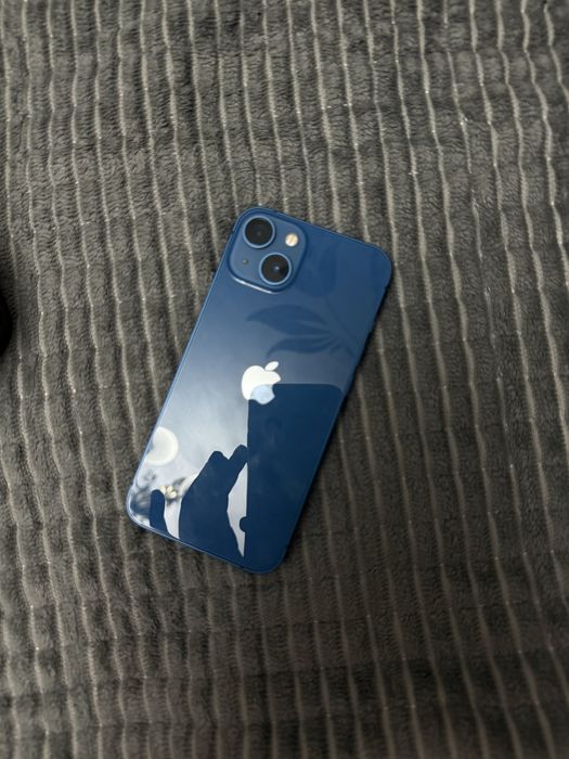 Продаю Iphone 13
