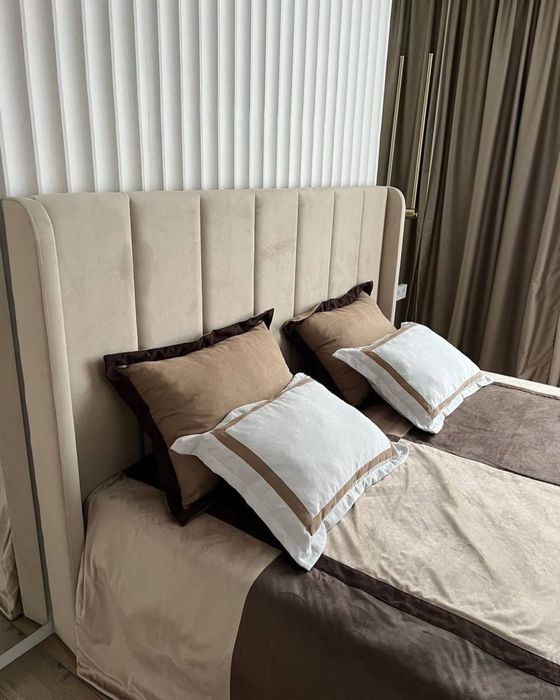 Мягкая двухспальная кровать по вашим дизайнам