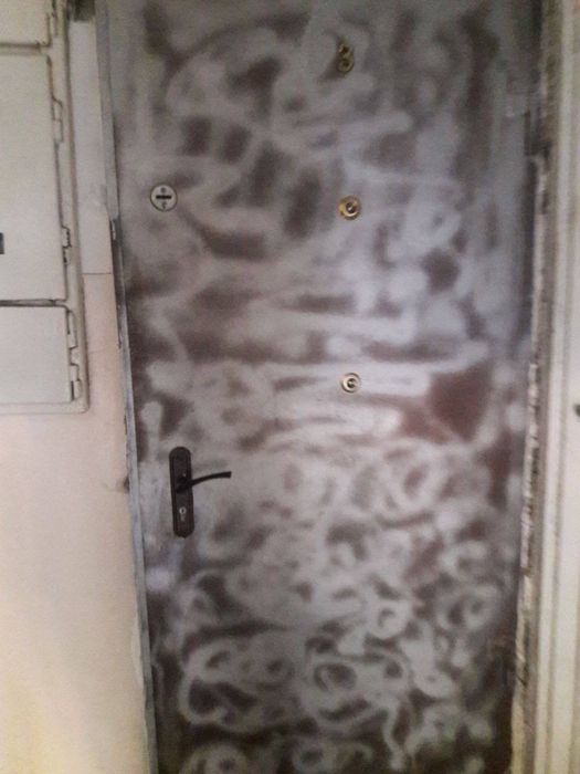 Срочно 1х Октяабирь Прадаётся 1этаж