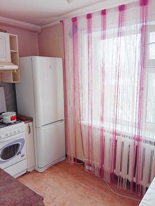 2х комнатная полноценная, заходи и живи, правый берег, центр.