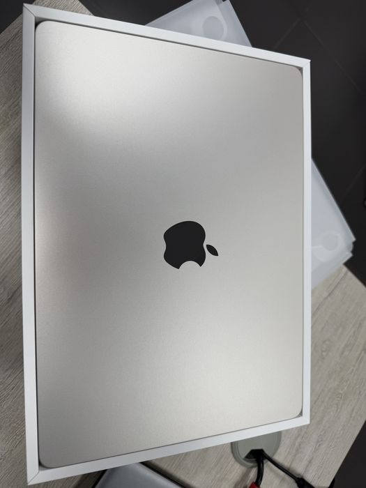 Продам срочно MacBook Air