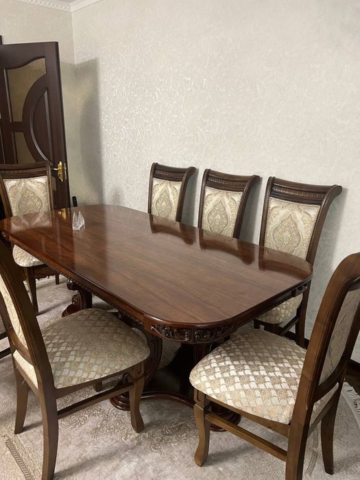 Шикарный столовый комплект