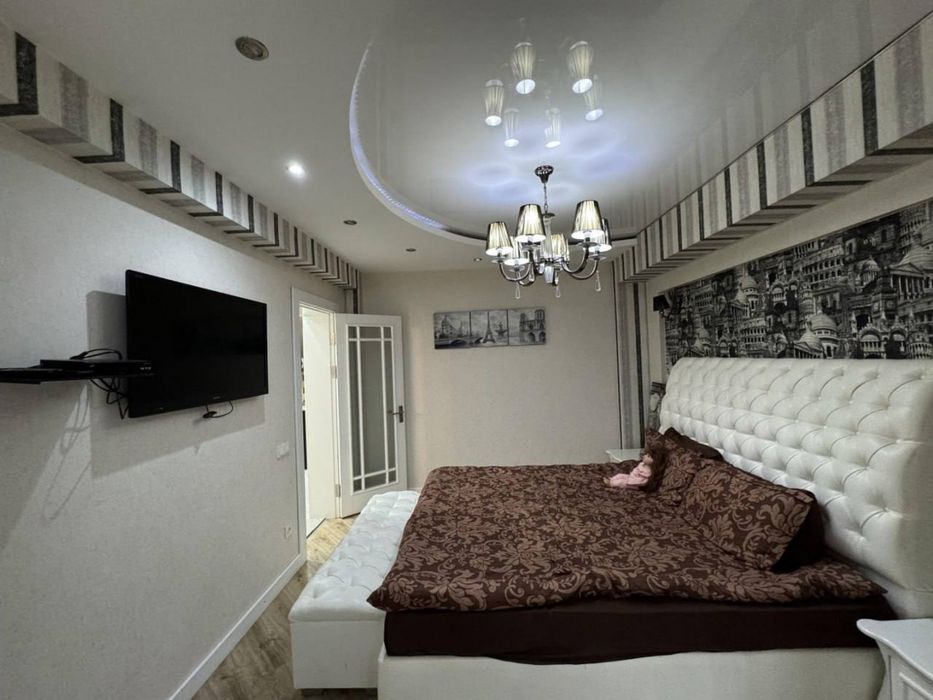 2-х комнатная квартира на Дружбе Народов. 77м2.