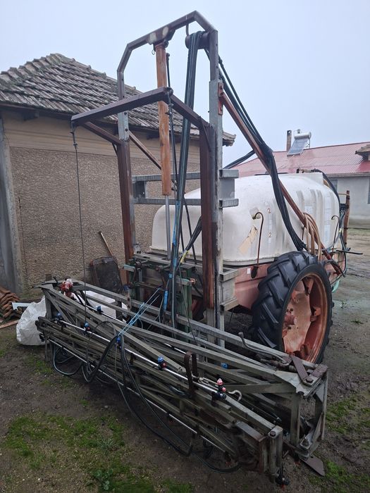 Vand semanatoare si meet!