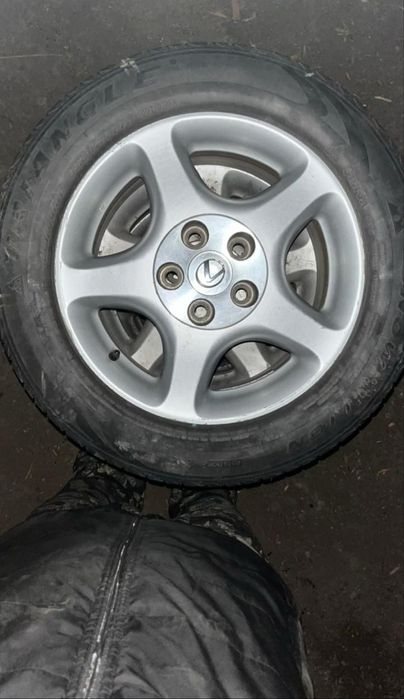 Диски с резиной в идеальном состояний