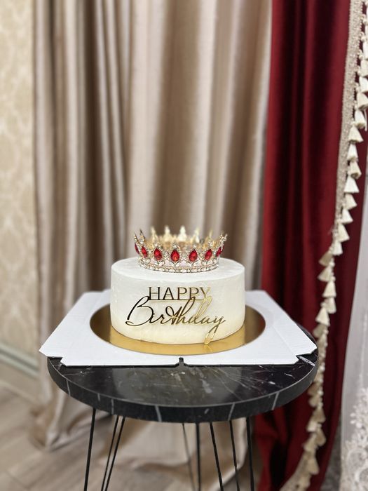 Торт с короной Астана