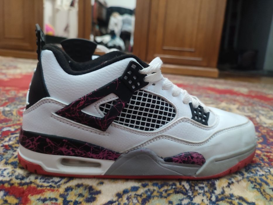 Nike Jordan 4 черно белый