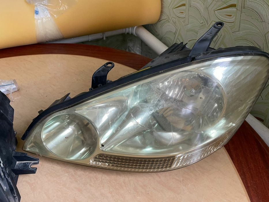 Фар левая ипсум тойота