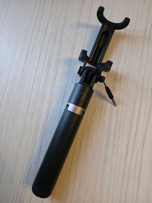 Selfie stick Huawei cu trepied si mufa Jack