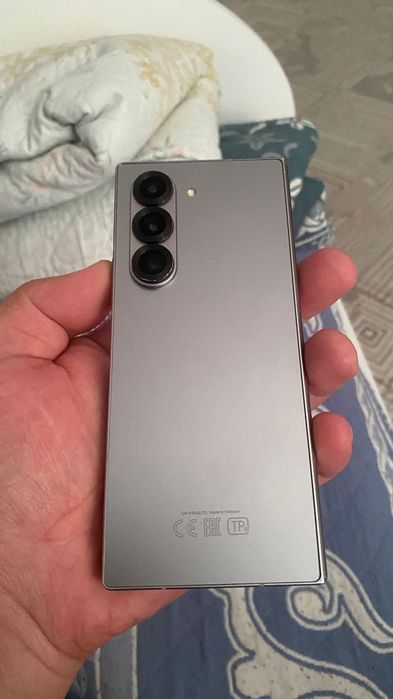 Z fold 6 12/256 продам обмен