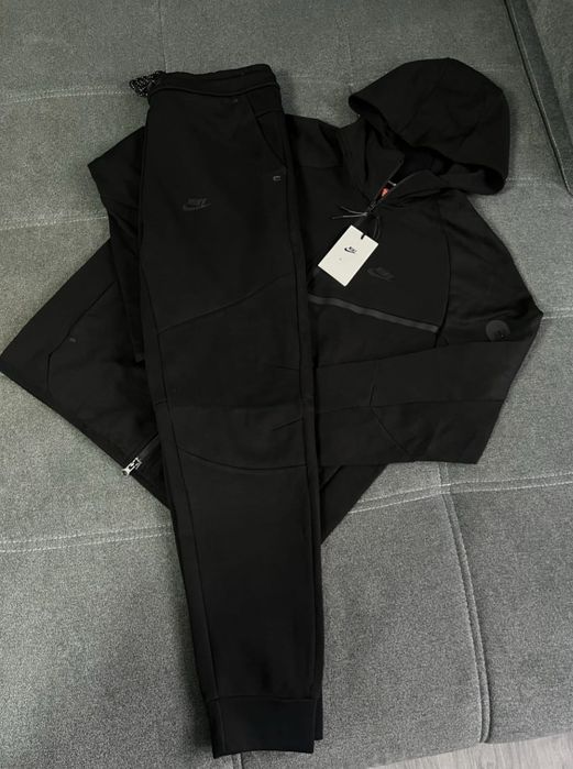 Trening Nike Tech